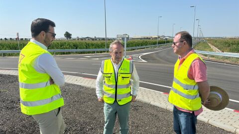 Abierto al tr&aacute;fico un tramo de la nueva carretera al Aeropuerto de Badajoz