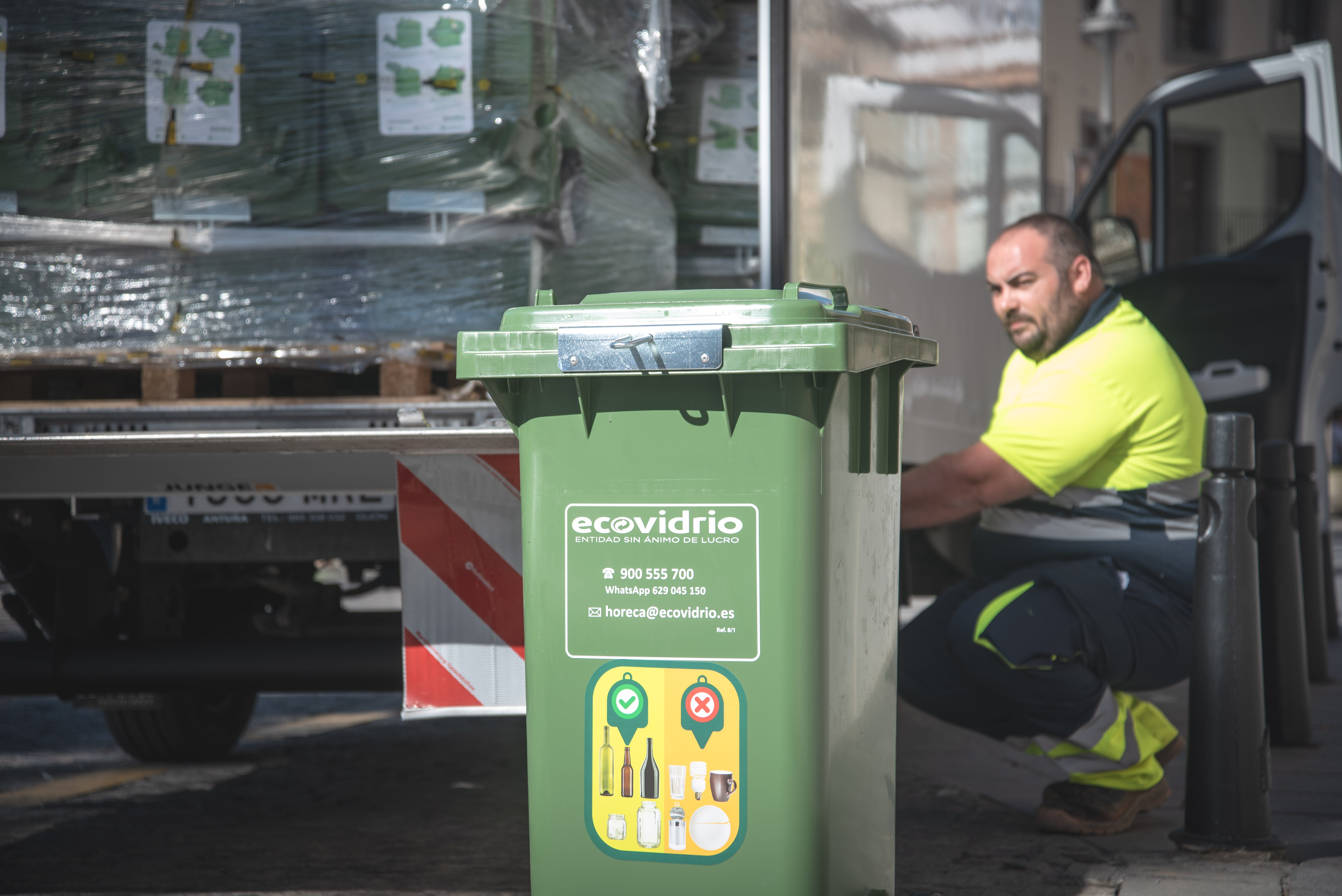 Cerca de 90 establecimientos de hostelería de Mérida participan en una campaña de recogida de vidrio 'puerta a puerta' Cerca de 90 establecimientos de hostelería de Mérida participan en una campaña de recogida de vidrio 'puerta a puerta'
