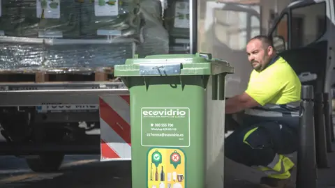 Cerca de 90 establecimientos de hostelería de Mérida participan en una campaña de recogida de vidrio 'puerta a puerta' Cerca de 90 establecimientos de hostelería de Mérida participan en una campaña de recogida de vidrio 'puerta a puerta'