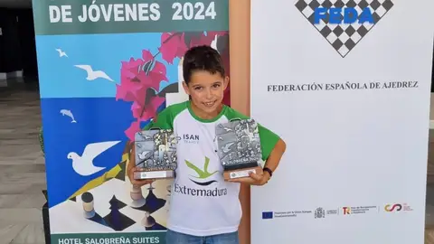 El emeritense Hugo Pérez Solanas, subcampeón de España de Ajedrez Sub-10 en el Nacional disputado en Salobreña El emeritense Hugo Pérez Solanas, subcampeón de España de Ajedrez Sub-10 en el Nacional disputado en Salobreña
