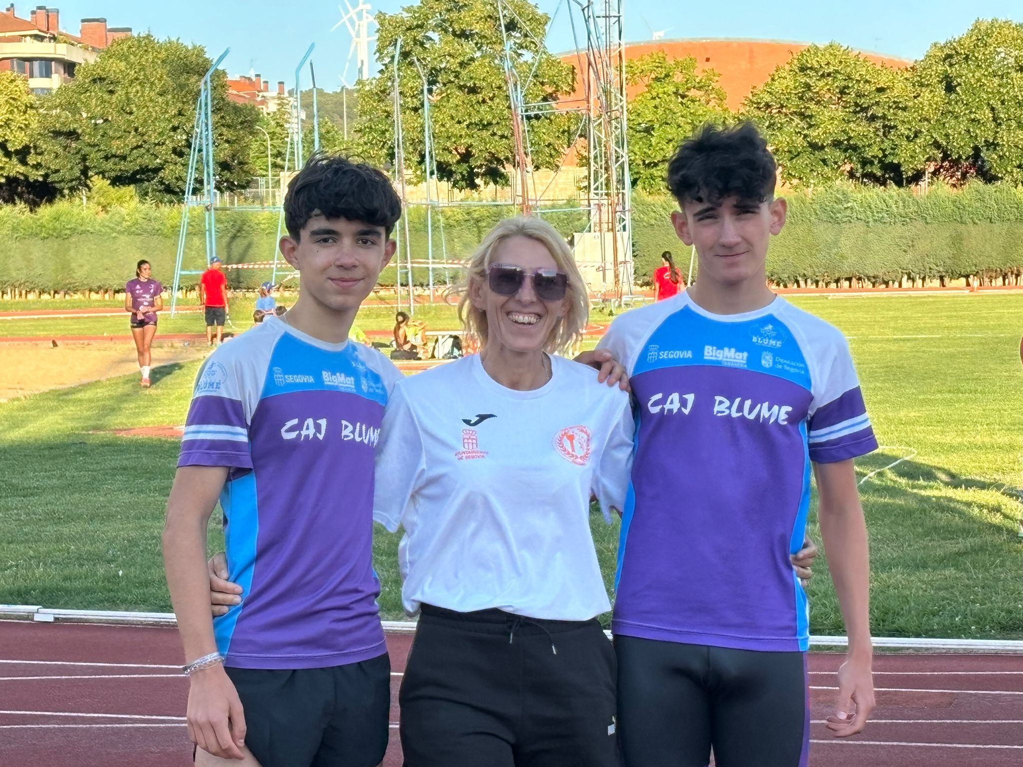 Los atletas del C.A.J. Blume y del Velox atletismo consiguen cinco medallas en los campeonatos nacionales y regionales Los atletas del C.A.J. Blume y del Velox atletismo consiguen cinco medallas en los campeonatos nacionales y regionales