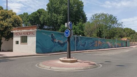 Exterior de la piscina del Parque O&acute;Donnell de Alcal&aacute; de Henares