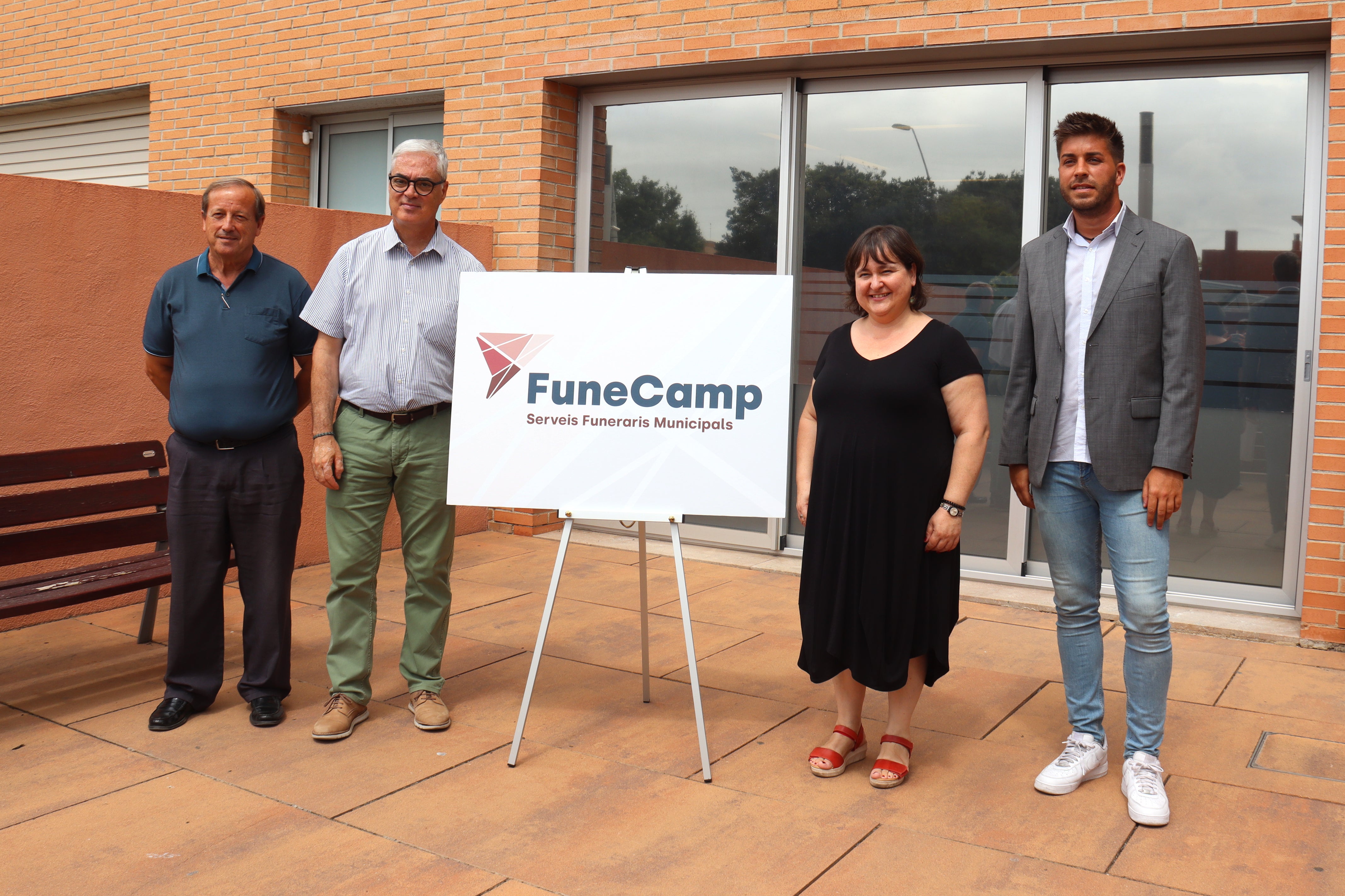 La nova funerària supramunicipal vol reduir un 30% el preu del servei que ofereixen les privades La nova funerària supramunicipal vol reduir un 30% el preu del servei que ofereixen les privades