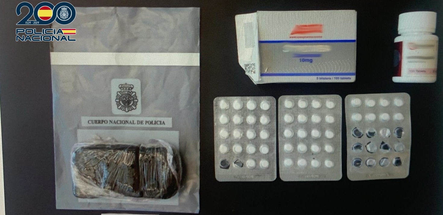 Detenido un hombre de 33 años en Ciutadella con 108 gramos de hachís y 96 anabolizantes Detenido un hombre de 33 años en Ciutadella con 108 gramos de hachís y 96 anabolizantes