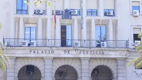 Detalle de la fachada principal de la Audiencia Provincial de Sevilla - Joaquin Corchero - Europa Press Detalle de la fachada principal de la Audiencia Provincial de Sevilla - Joaquin Corchero - Europa Press