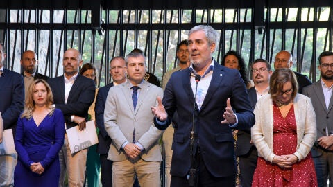El Presidente del Gobierno de Canarias, Fernando Clavijo comparece tras la reunión mantenida entre el ejecutivo, la FECAM y las entidades del 3º sector en torno a la reforma de Ley de Extranjería 