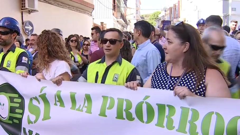 Vecinos de municipios del entorno de Almaraz exigen la continuidad de la central nuclear Vecinos de municipios del entorno de Almaraz exigen la continuidad de la central nuclear