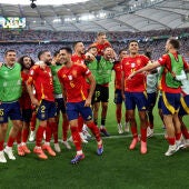 Los jugadores de la selección española celebran el pase a las semifinales de la Eurocopa