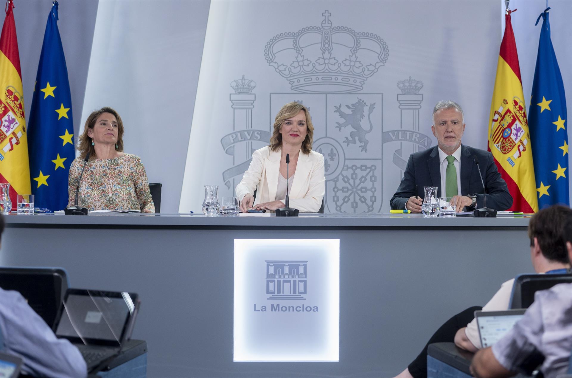 El Gobierno central aprueba un anteproyecto de ley para traspasar tráfico a Navarra después de que el Supremo lo anulara El Gobierno central aprueba un anteproyecto de ley para traspasar tráfico a Navarra después de que el Supremo lo anulara