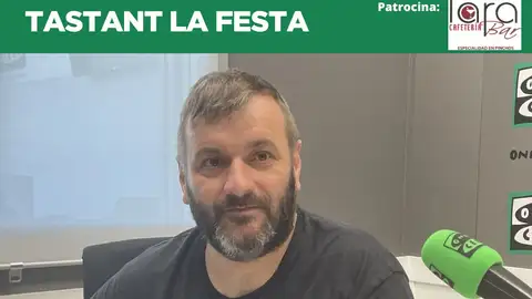 Hui esmorzar al Mercaders amb Vicent Pérez. Hui esmorzar al Mercaders amb Vicent Pérez.