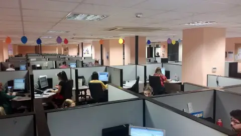 La empresa Atento se moviliza esta semana en su centro de Cáceres contra la modificación de las condiciones laborales La empresa Atento se moviliza esta semana en su centro de Cáceres contra la modificación de las condiciones laborales