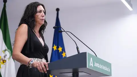 La consejera de Integración Social, Juventud e Igualdad de oportunidades de la Junta de Andalucía, Loles López, comparece ante los medios de comunicación para informar sobre la situación de los menores migrantes en Andalucía. - Joaquin Corchero - Europa Press La consejera de Integración Social, Juventud e Igualdad de oportunidades de la Junta de Andalucía, Loles López, comparece ante los medios de comunicación para informar sobre la situación de los menores migrantes en Andalucía. - Joaquin Corchero - Europa Press