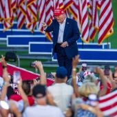 El expresidente estadounidense Donald Trump durante un mitin en Florida