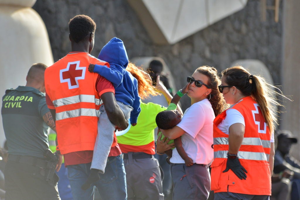 La Fiscalía avisa de que el protocolo canario para menores migrantes supone una "discriminación por razón de origen" La Fiscalía avisa de que el protocolo canario para menores migrantes supone una "discriminación por razón de origen"