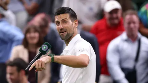 Djokovic pasa semifinales de Wimbledon por la retirada de De Miñaur Djokovic pasa semifinales de Wimbledon por la retirada de De Miñaur