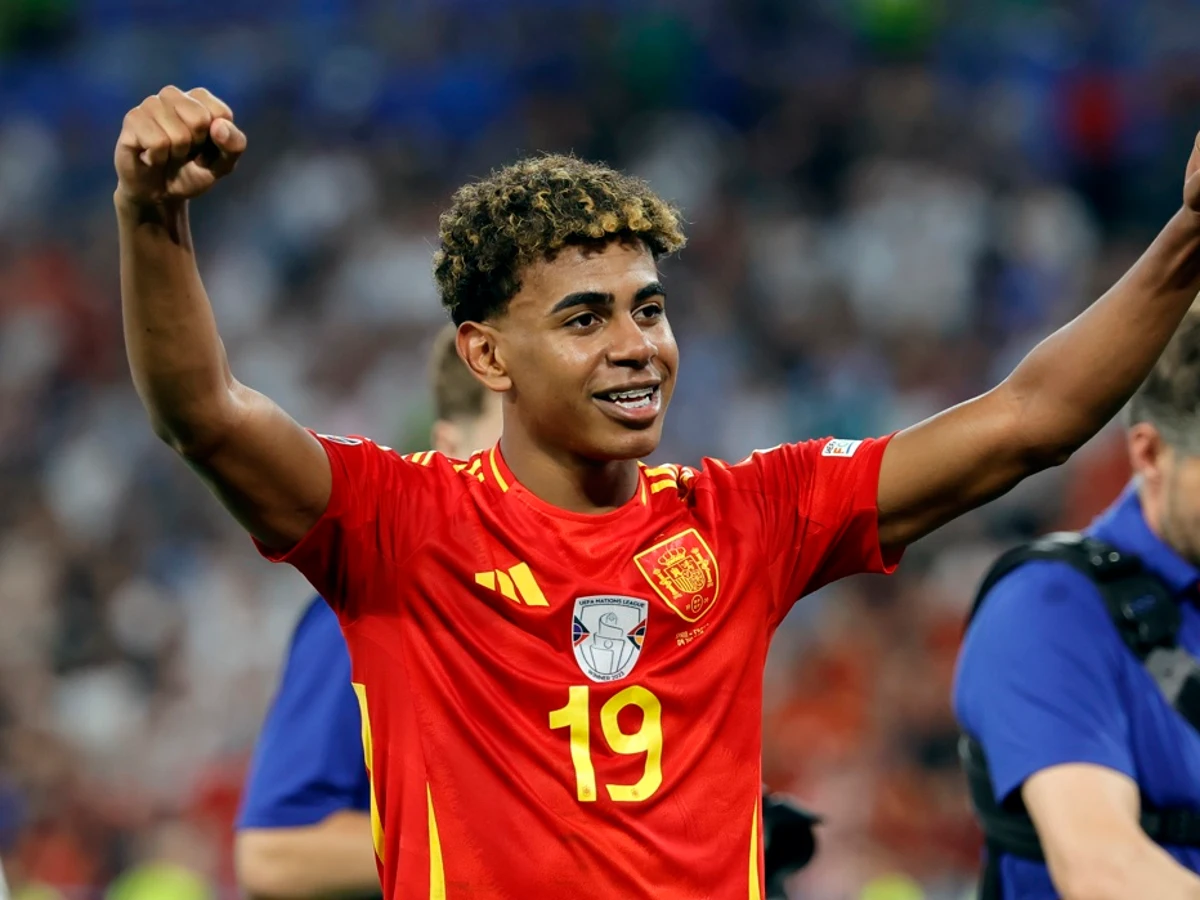 Lamine Yamal: "¿Mi celebración? Era para la persona que sabe que es para él" | Onda Cero Radio