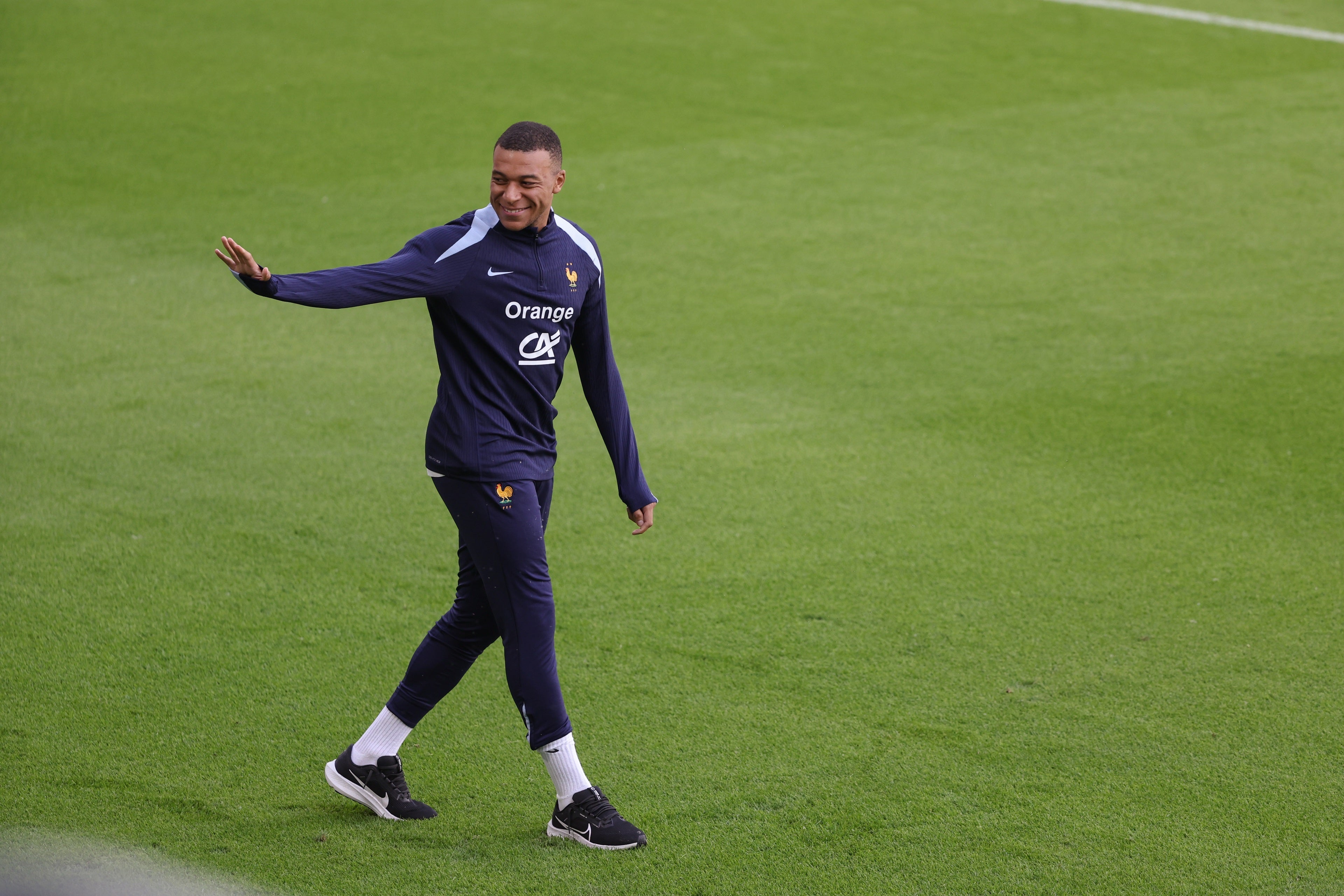 El Real Madrid presentará a Kylian Mbappé en el Santiago Bernabéu el próximo martes a las 12.00 horas El Real Madrid presentará a Kylian Mbappé en el Santiago Bernabéu el próximo martes a las 12.00 horas