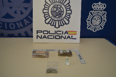 Detenidos con más de 200 gramos de droga en la frontera con Francia Detenidos con más de 200 gramos de droga en la frontera con Francia