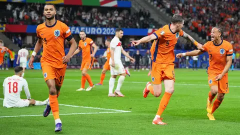 AMP.- Fútbol/Euro.- Crónica del Países Bajos - Turquía, 2-1 AMP.- Fútbol/Euro.- Crónica del Países Bajos - Turquía, 2-1