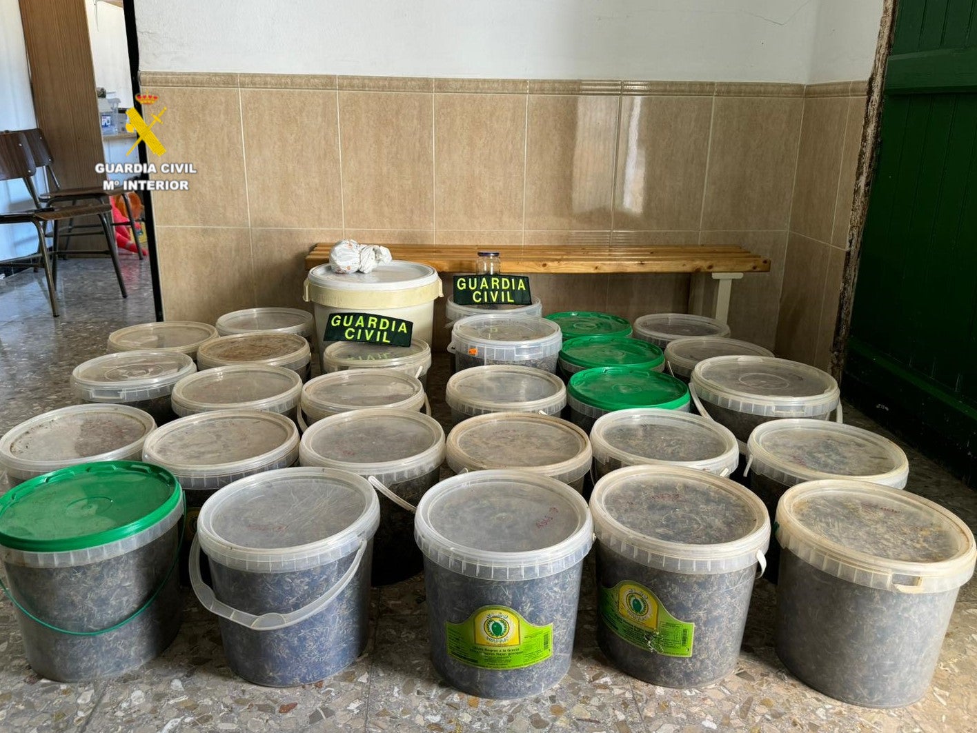 La Guardia Civil desarticula un punto de distribución de drogas en la comarca del Alt Maestrat La Guardia Civil desarticula un punto de distribución de drogas en la comarca del Alt Maestrat