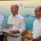 Representantes del Consell de Menorca y el Govern Balear en la presentación del plan. 