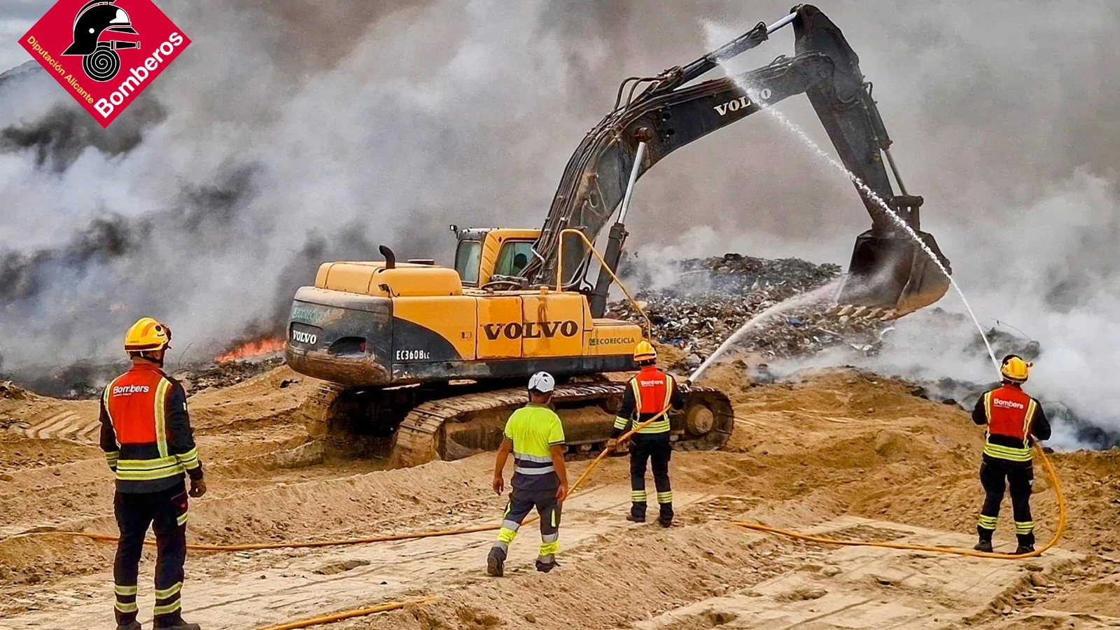 Sigue la lucha contra el fuego Sigue la lucha contra el fuego