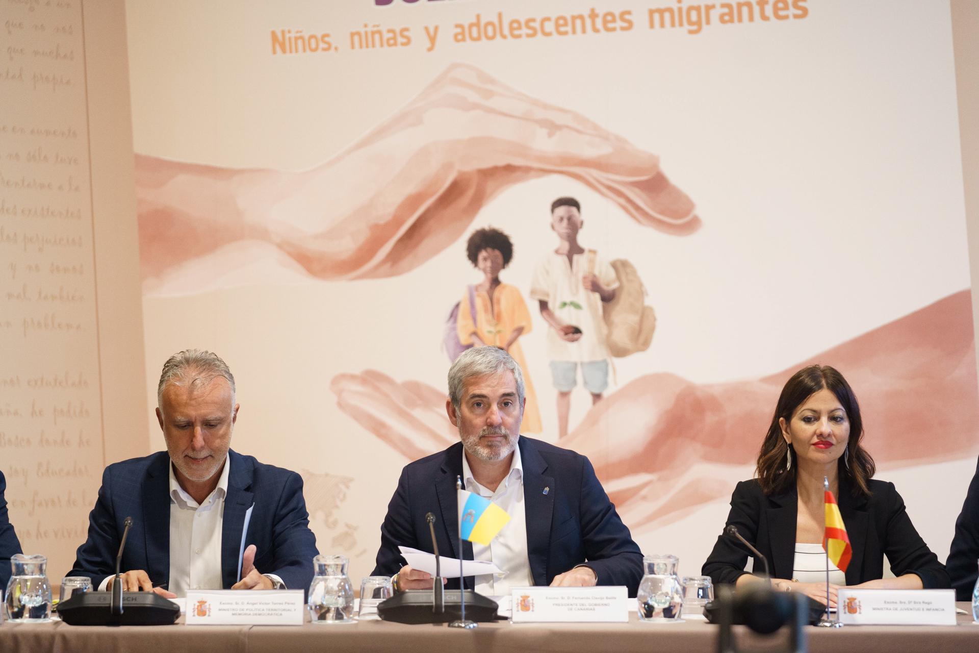 Las comunidades pactan acoger 400 menores migrantes con el sí del PP y la abstención de Cataluña Las comunidades pactan acoger 400 menores migrantes con el sí del PP y la abstención de Cataluña