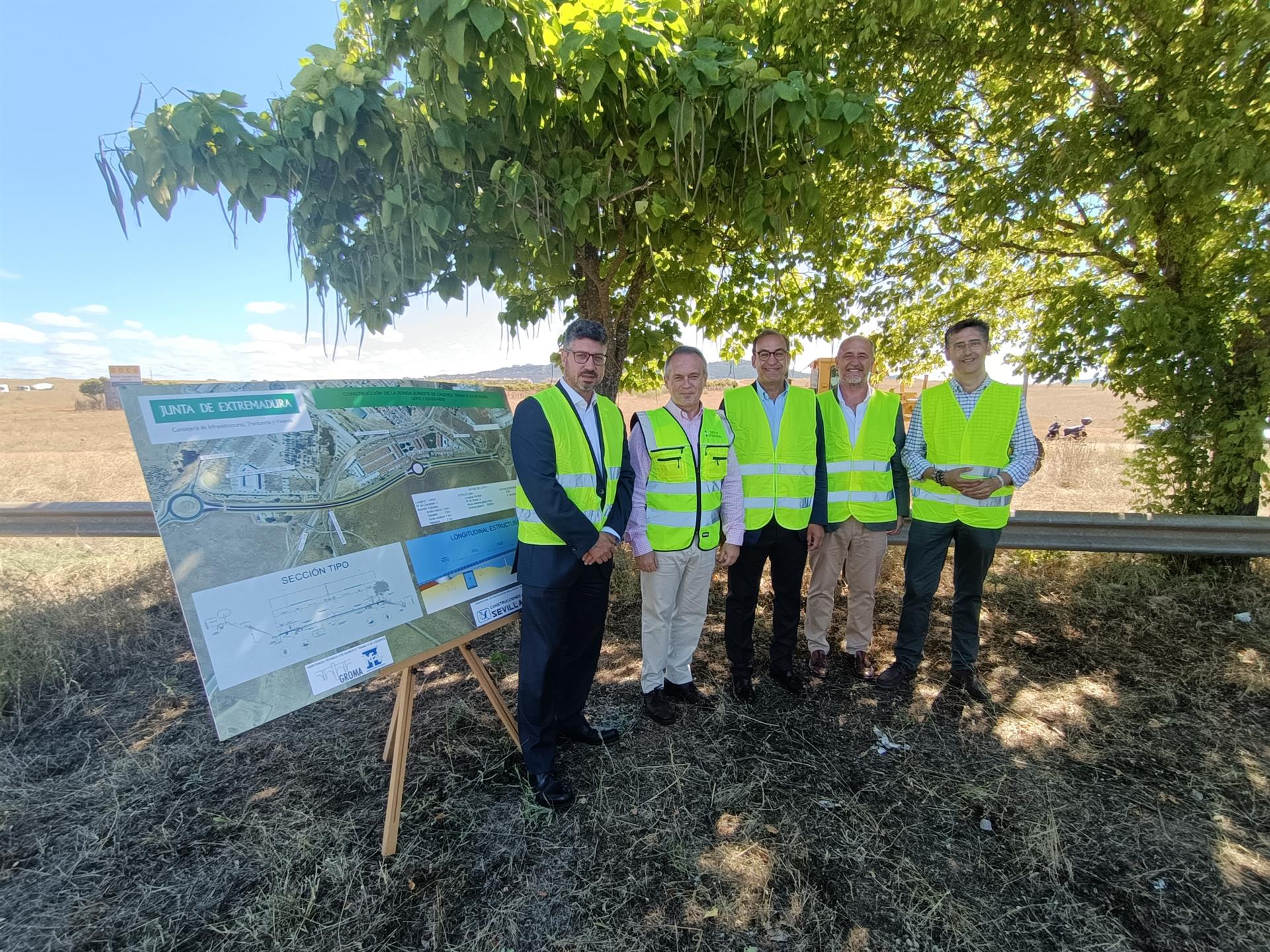 Dan comienzo las obras del primer tramo de la Ronda Sur de Cáceres que mejorarán el acceso a La Cañada Dan comienzo las obras del primer tramo de la Ronda Sur de Cáceres que mejorarán el acceso a La Cañada