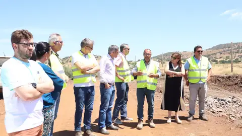 Las obras de acondicionamiento y mejora de la carretera BA-098 de La Morera a Santa Marta tendrá un coste de 2,7 millones Las obras de acondicionamiento y mejora de la carretera BA-098 de La Morera a Santa Marta tendrá un coste de 2,7 millones