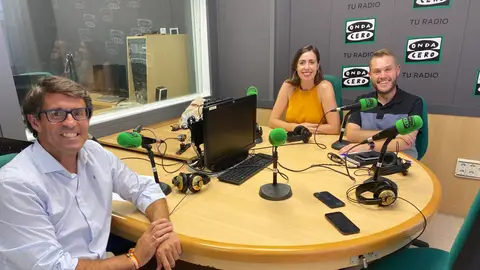 Juan De Dios Navarro, Esther Díez y Mariano Valera. Juan De Dios Navarro, Esther Díez y Mariano Valera.