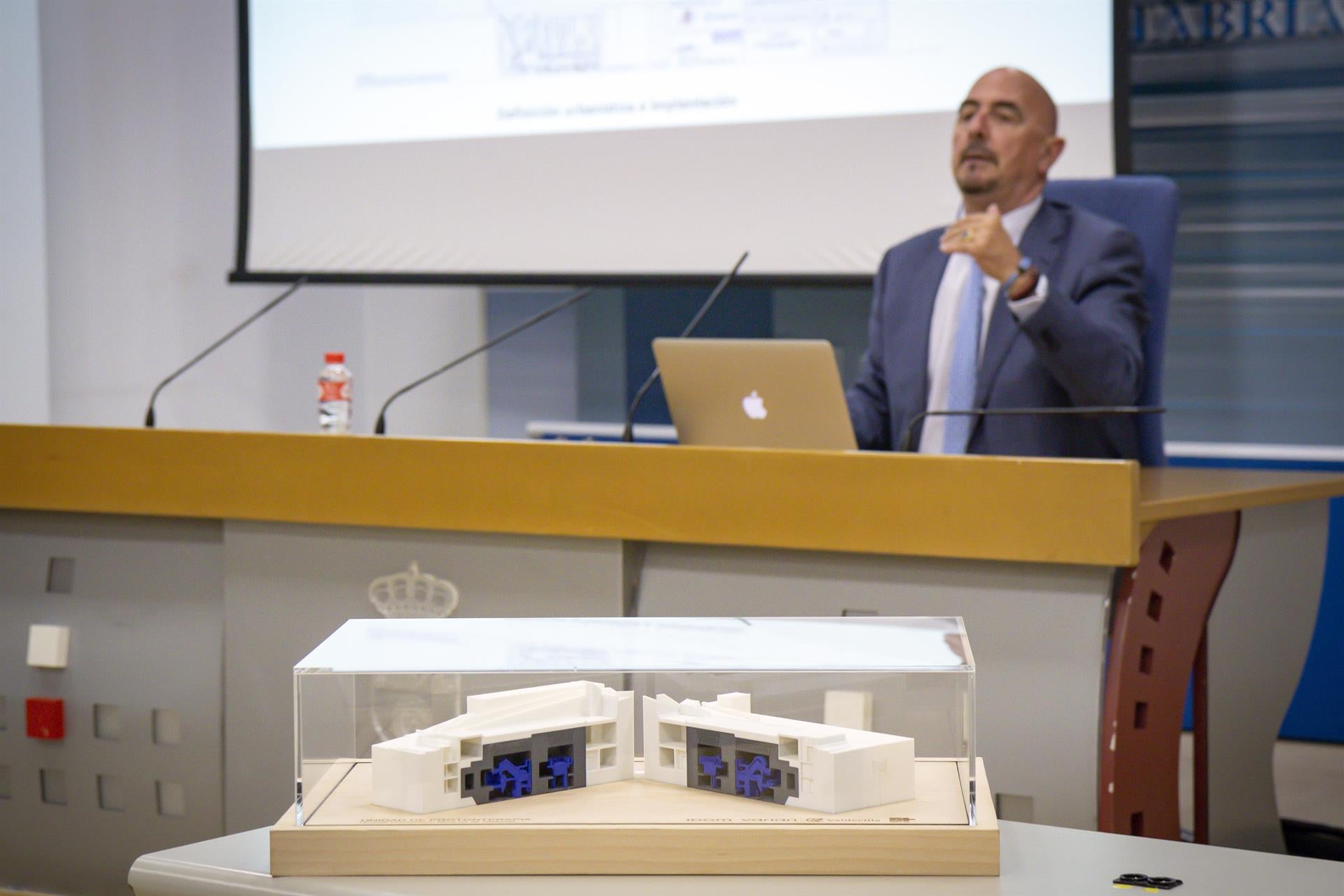 Las obras de la unidad de protonterapia de Valdecilla comenzarán a mediados de octubre Las obras de la unidad de protonterapia de Valdecilla comenzarán a mediados de octubre