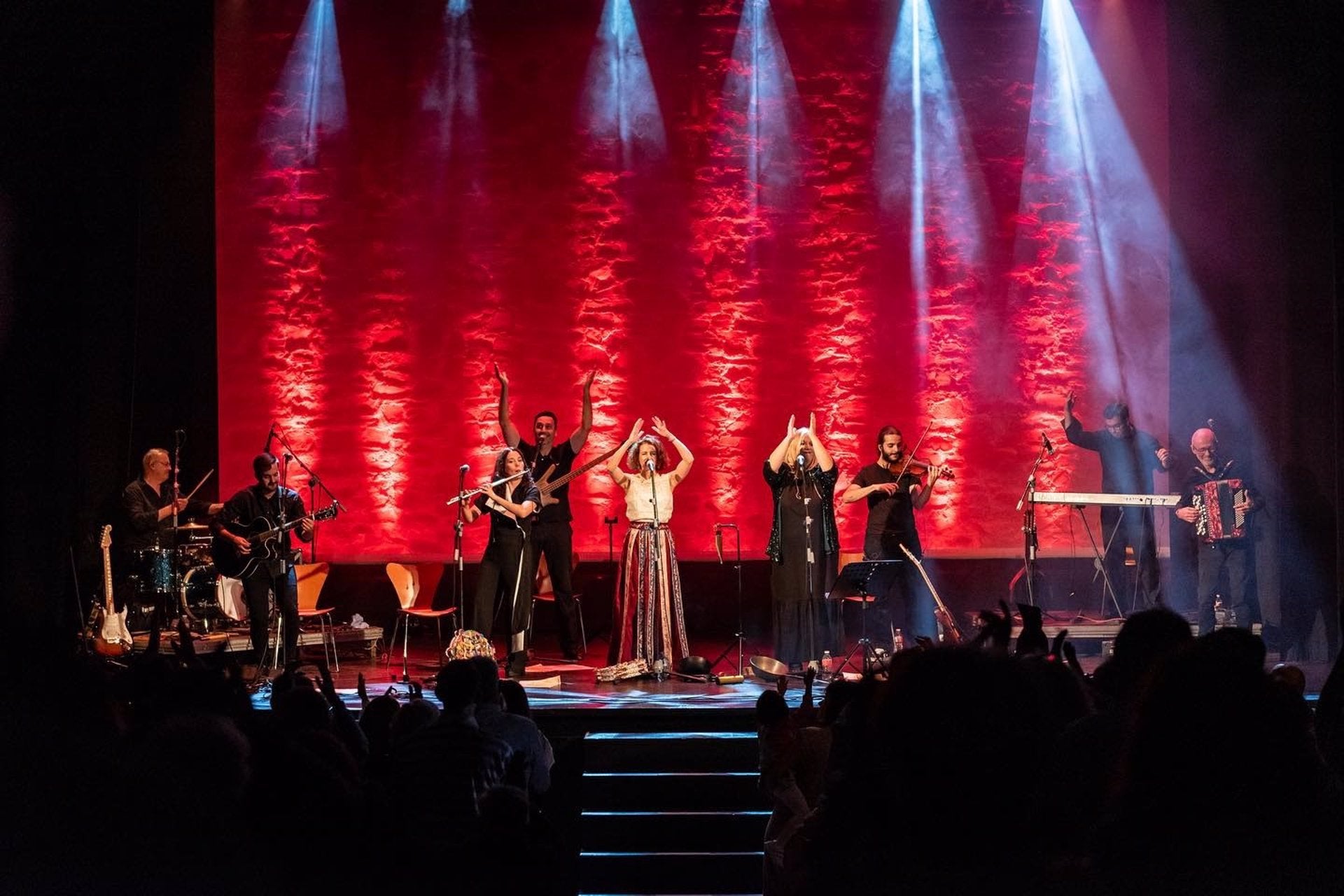 El programa folk de la Diputación de Cáceres llega el sábado a Santiago de Alcántara con la actuación del grupo Cerandeo El programa folk de la Diputación de Cáceres llega el sábado a Santiago de Alcántara con la actuación del grupo Cerandeo