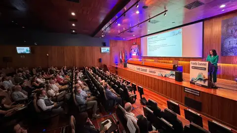 Unas 200 empresas han participado en Cáceres en el II Foro Funds Summit para conocer las ayudas a la inversión en Extremadura Unas 200 empresas han participado en Cáceres en el II Foro Funds Summit para conocer las ayudas a la inversión en Extremadura