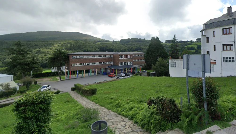 Las familias del colegio de Boal en pie de guerra por la supresión de un ciclo de primaria. Las familias del colegio de Boal en pie de guerra por la supresión de un ciclo de primaria.
