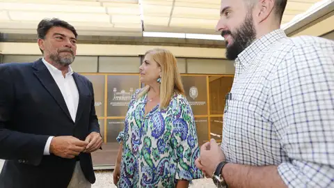 VOX Alicante aceptará lo que se decida desde Madrid en su apoyo al Partido Popular VOX Alicante aceptará lo que se decida desde Madrid en su apoyo al Partido Popular