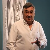 Gervasio Sánchez presentant l'exposició sobre els efectes de les mines antipersona. Gervasio Sánchez presentant l'exposició sobre els efectes de les mines antipersona.