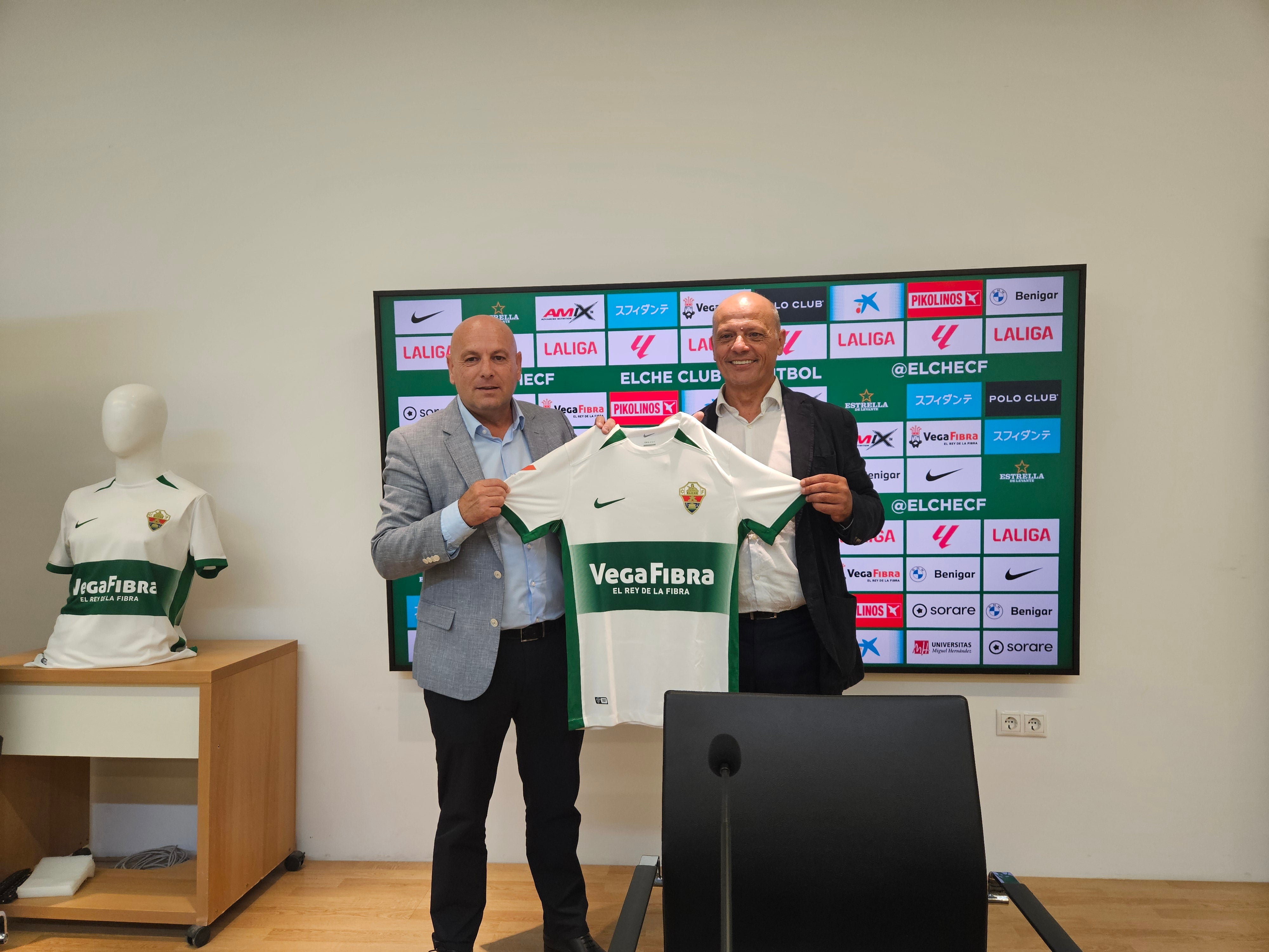 El Elche CF y Vegafibra renuevan su compromiso El Elche CF y Vegafibra renuevan su compromiso