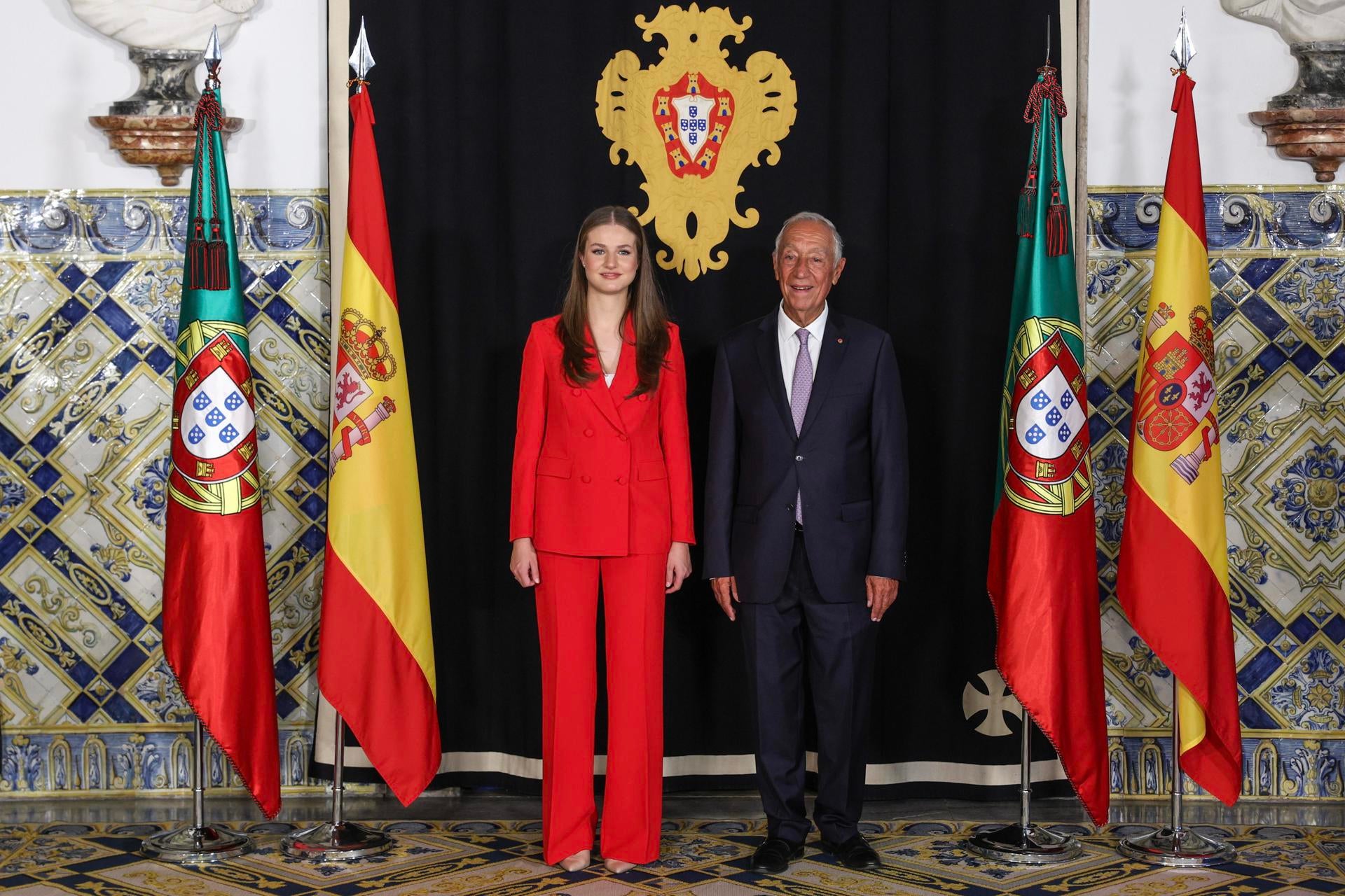 La princesa Leonor ensalza la "amistad sincera" entre España y Portugal: "Aquí me siento como en casa" La princesa Leonor ensalza la "amistad sincera" entre España y Portugal: "Aquí me siento como en casa"