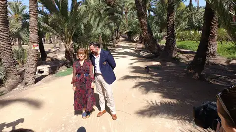 Aurora Rodil, portavoz de Vox en Elche, y Pablo Ruz, alcalde del PP en el municipio ilicitano. Aurora Rodil, portavoz de Vox en Elche, y Pablo Ruz, alcalde del PP en el municipio ilicitano.