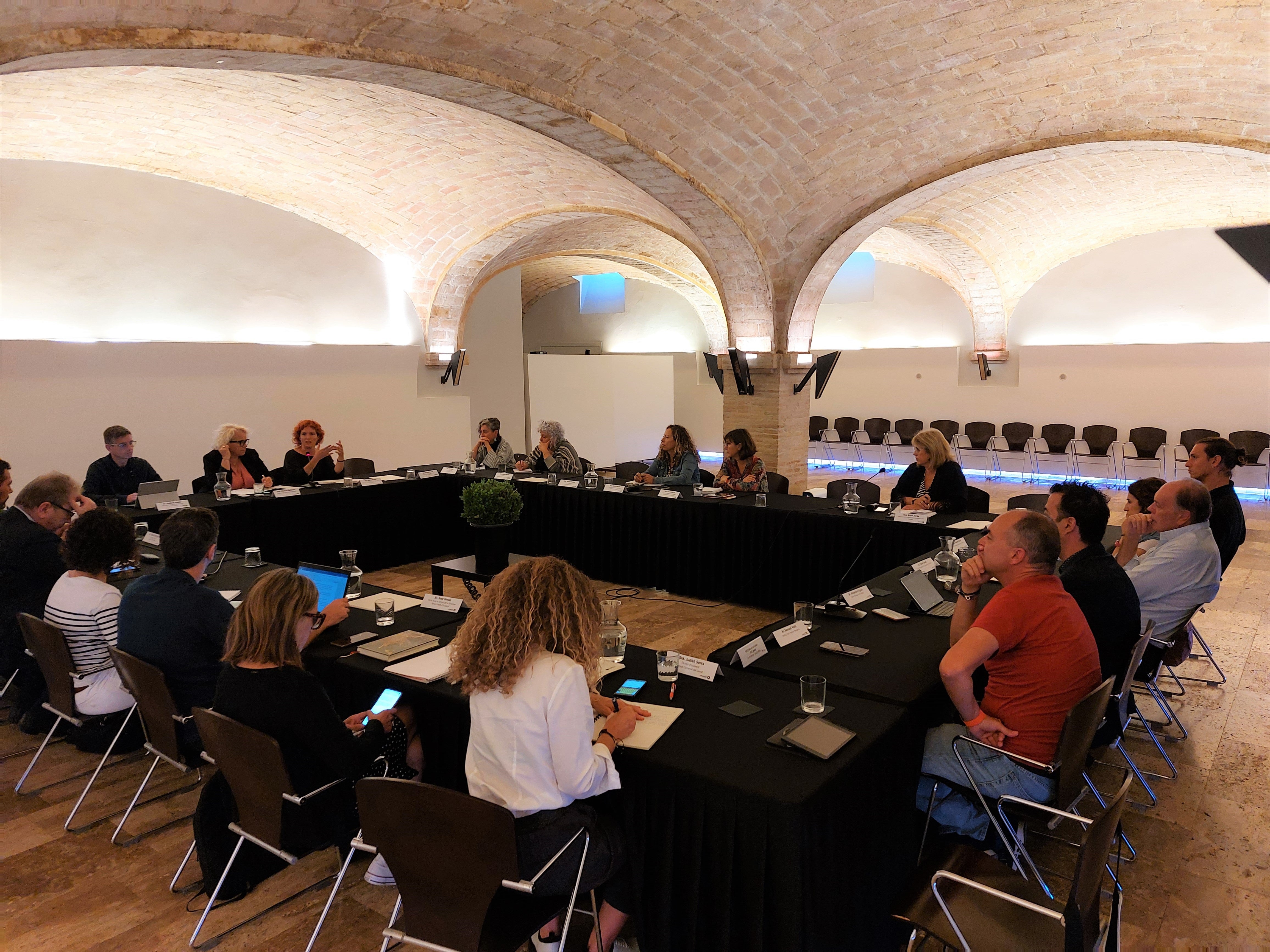 El Pacte per a l'Ocupació del Garraf debat sobre la formació i professionalització del sector de l'hostaleria El Pacte per a l'Ocupació del Garraf debat sobre la formació i professionalització del sector de l'hostaleria