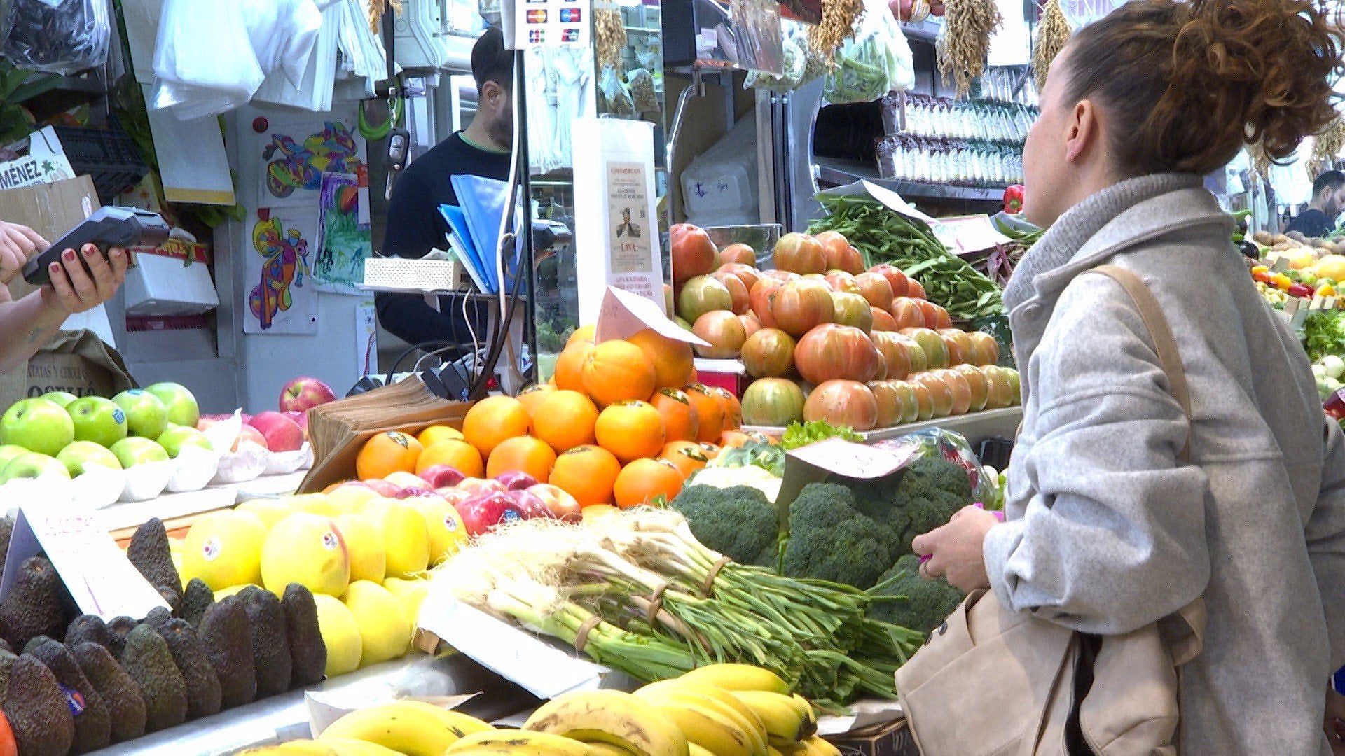 El IPC baja seis décimas en julio, hasta el 2,8%, por el abaratamiento de la luz y los alimentos El IPC baja seis décimas en julio, hasta el 2,8%, por el abaratamiento de la luz y los alimentos