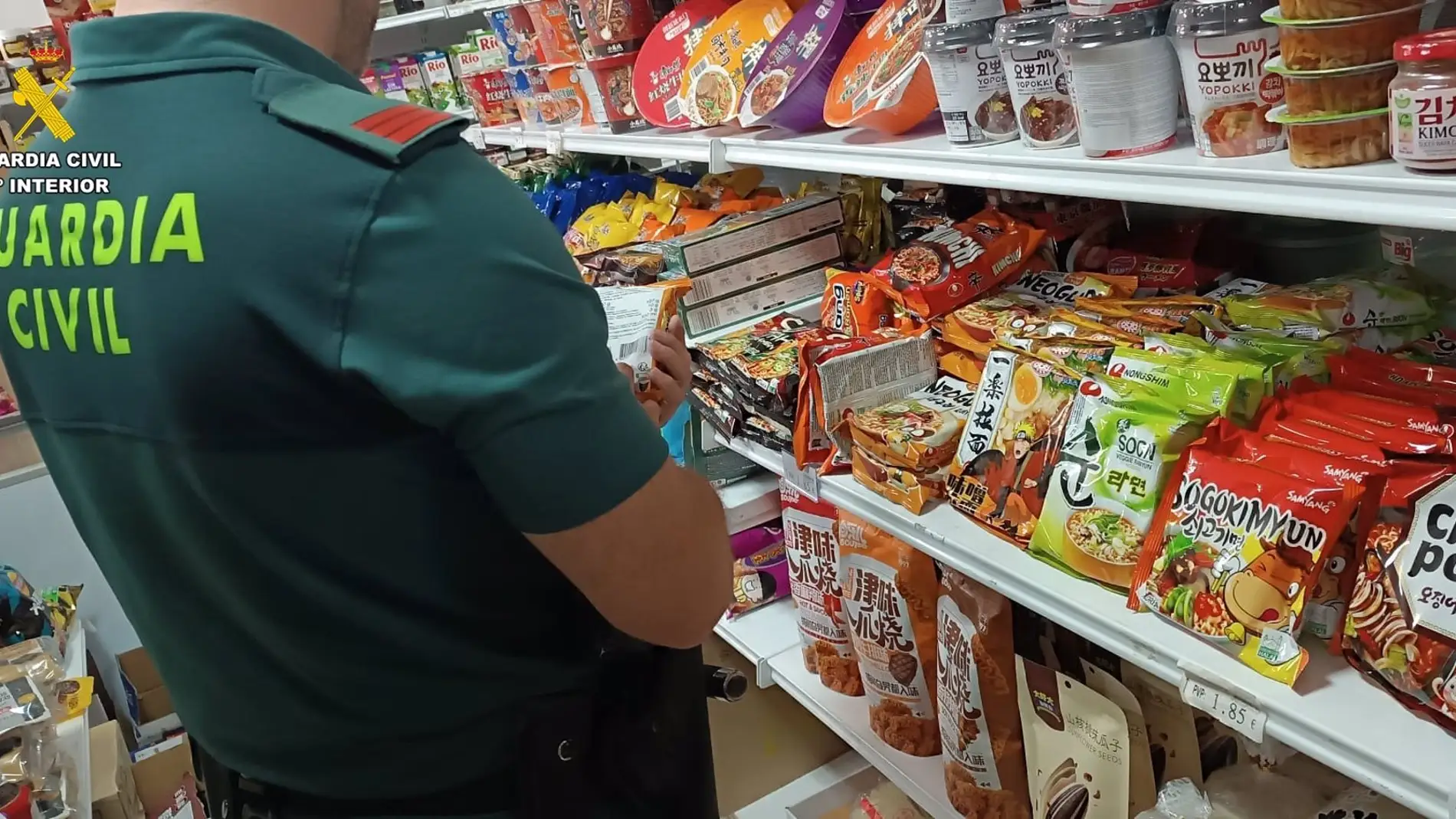 Inmovilizados 1.700 artículos de alimentación asiáticos en Badajoz y Don Benito por deficiencias de etiquetado