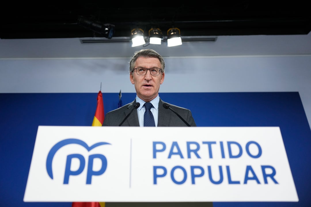 Feijóo responde a Vox: "No actuamos bajo chantaje de nadie" Feijóo responde a Vox: "No actuamos bajo chantaje de nadie"