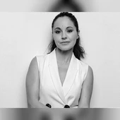 Doctora Lorena Hidalgo, médico digestivo especializada en hígado Doctora Lorena Hidalgo, médico digestivo especializada en hígado