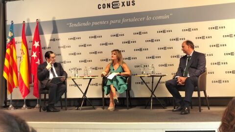 Nuria Montes interviniendo en el encuentro sobre digitalización de Comunidad Valenciana y Comunidad de Madrid (foro Conexus) Nuria Montes interviniendo en el encuentro sobre digitalización de Comunidad Valenciana y Comunidad de Madrid (foro Conexus)