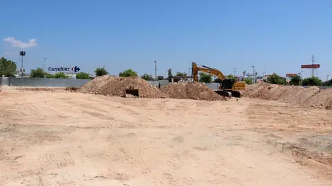 Parcel·la on es construeixen els pisos de lloguer social Parcel·la on es construeixen els pisos de lloguer social