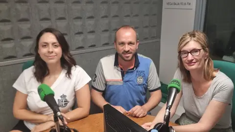 Wing Foil, la experiencia de volar sobre el mar, nueva 'sensación' en el Real Club Náutico de Torrevieja Carlos Carmona y Marta Aguirre visitan hoy los estudios de Onda Cero Vega Baja en Torrevieja