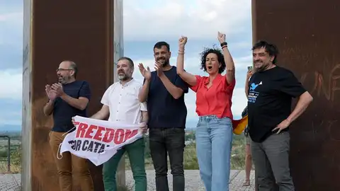 Rovira ya está en España tras cruzar la frontera y se dirige a un acto en Cantallops (Girona) Rovira ya está en España tras cruzar la frontera y se dirige a un acto en Cantallops (Girona)