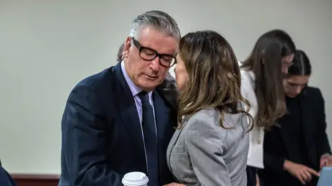 La Justicia desestima el caso contra Alec Baldwin por homicidio involuntario La Justicia desestima el caso contra Alec Baldwin por homicidio involuntario