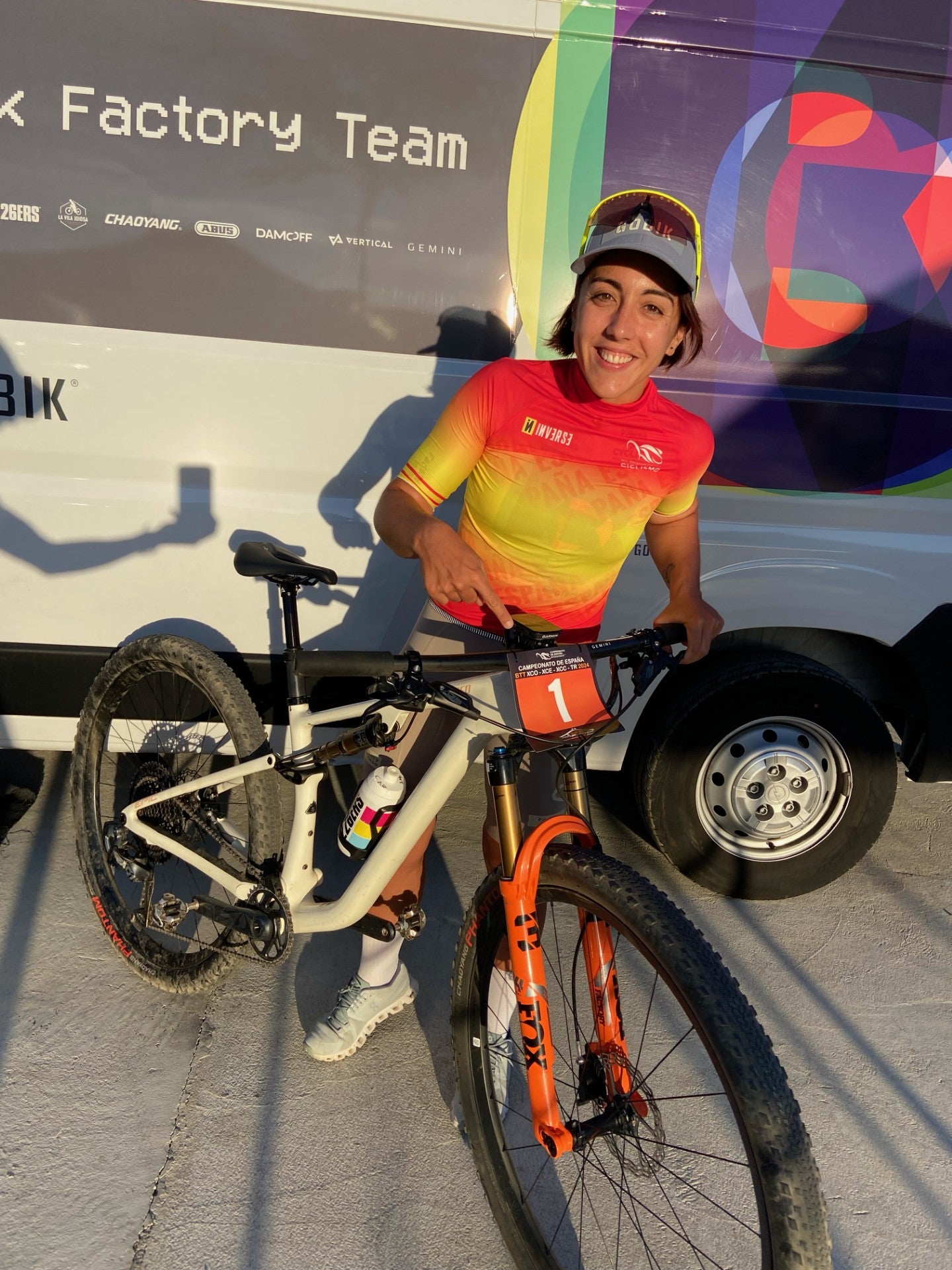 La vilera Amparo Chapa, campeona de España tras vencer en el Eliminator XCE de El Almendro La vilera Amparo Chapa, campeona de España tras vencer en el Eliminator XCE de El Almendro